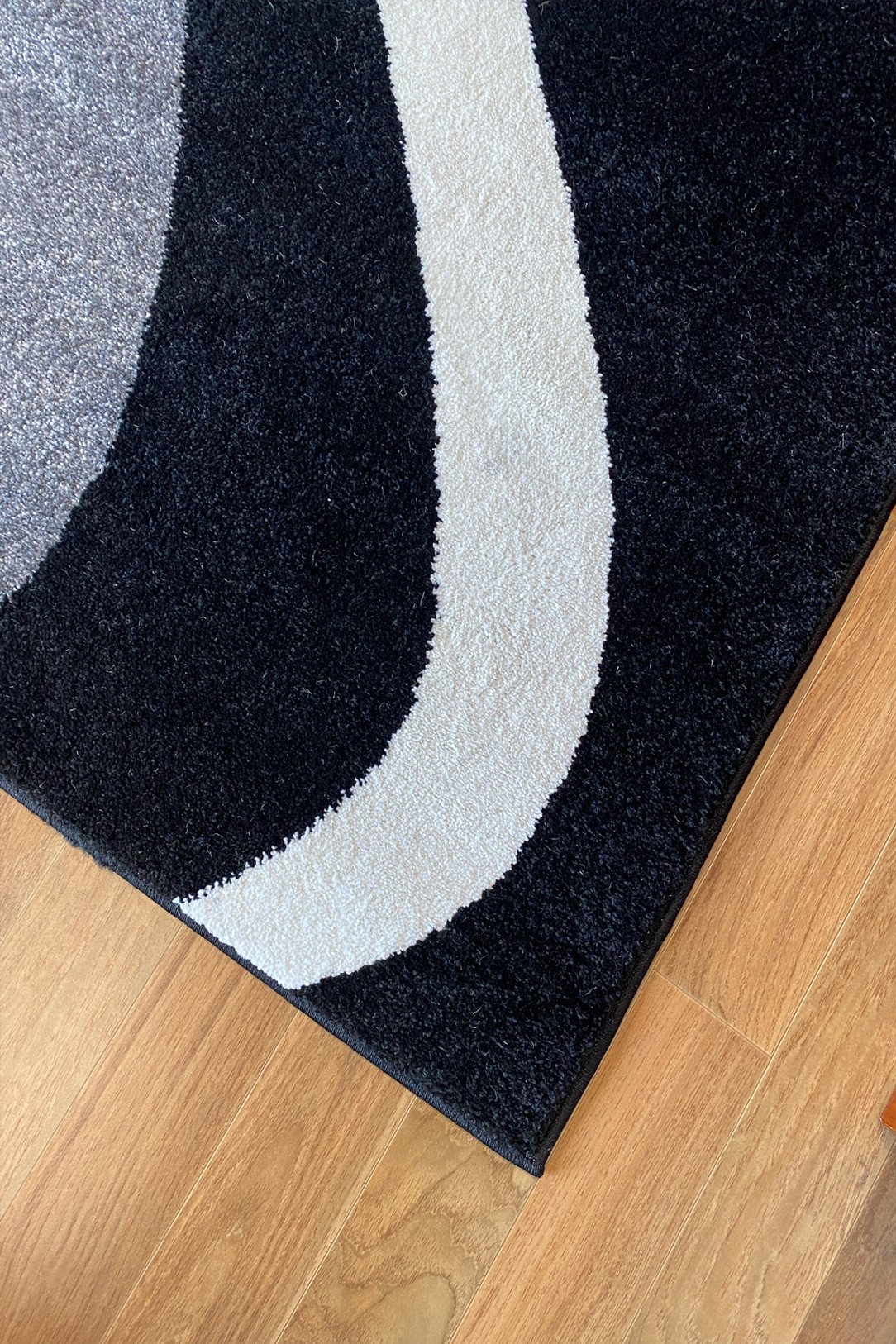 Victoria Serenity Waves Black Grey Rug