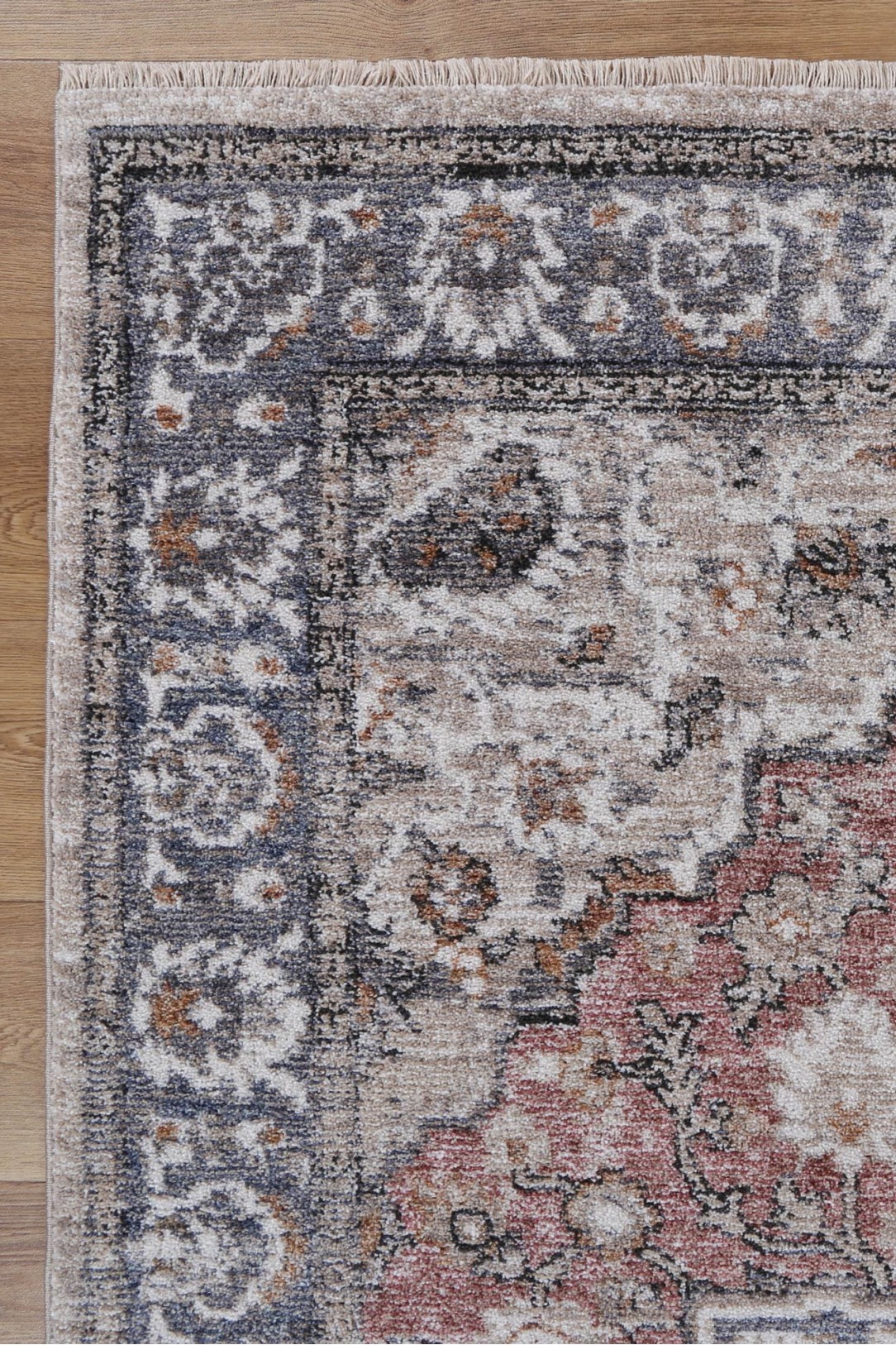 Sydney Otrar Multi Traditional Rug