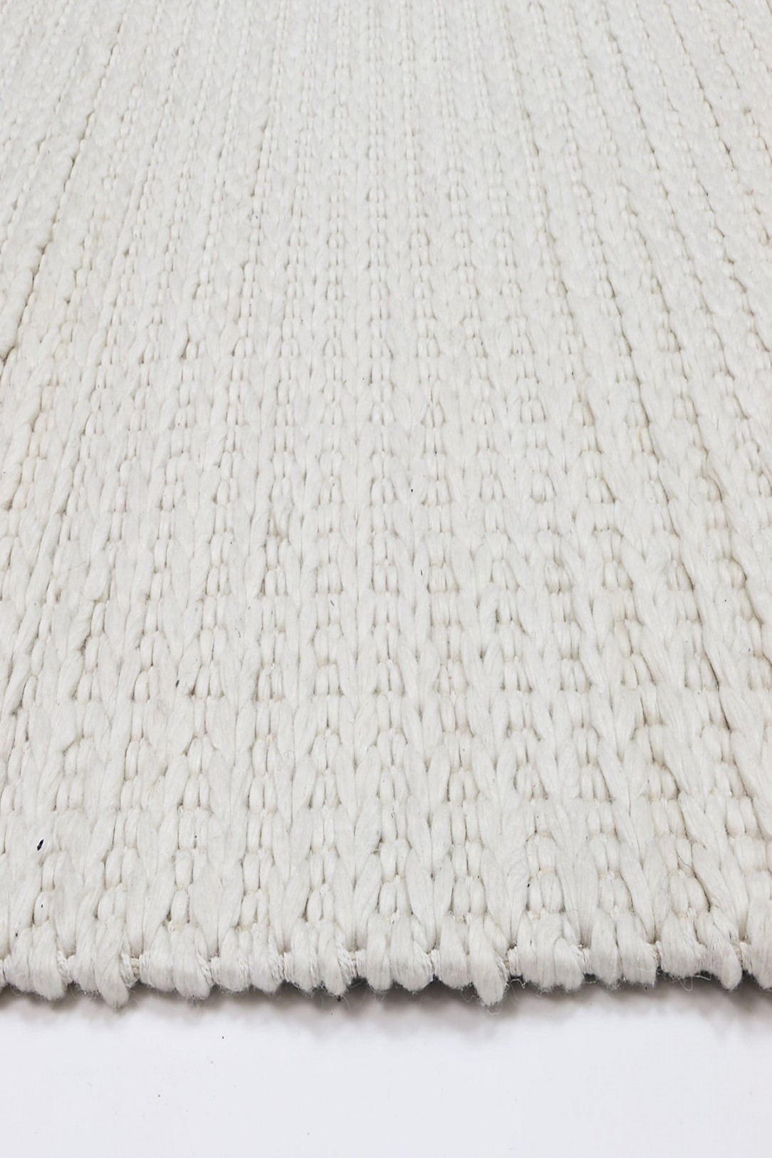 Wool Blended Hand-Tufted Area Rug White